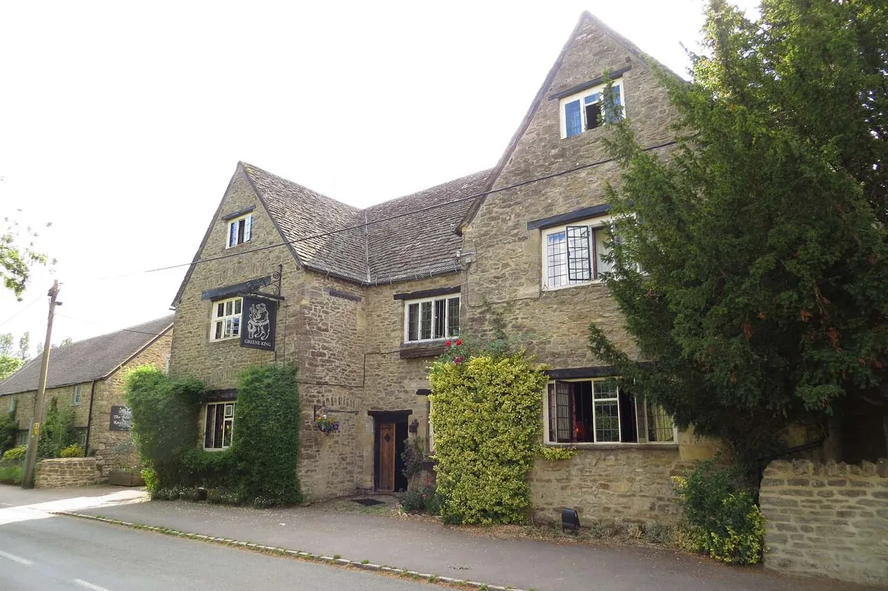 Bear And Ragged Staff Inn à Oxford