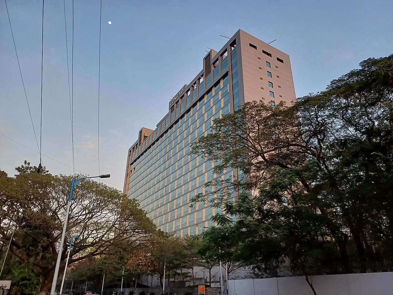 Conrad Pune a Pune