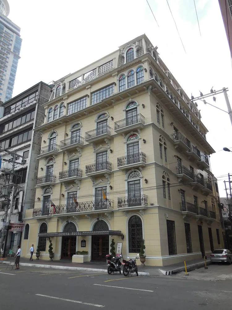 Luneta Hotel in Manila