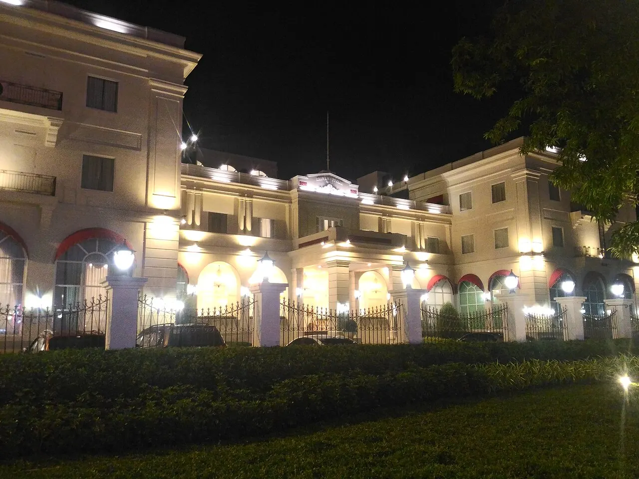 Rizal Park Hotel in Manila